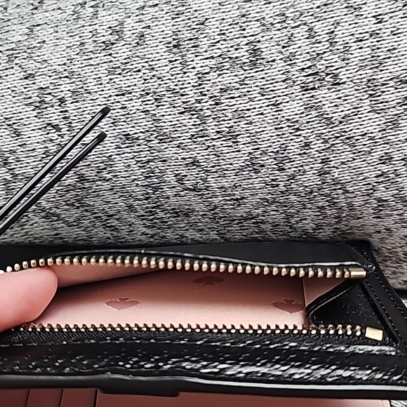 Beautiful NWOT!! Kate Spade wallet, black and blush color - Picture 4 of 5